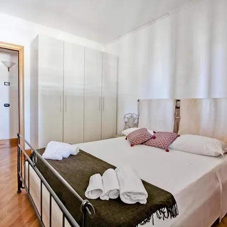 Daire Cozy Terrace Close To Eataly And Metro Piramide