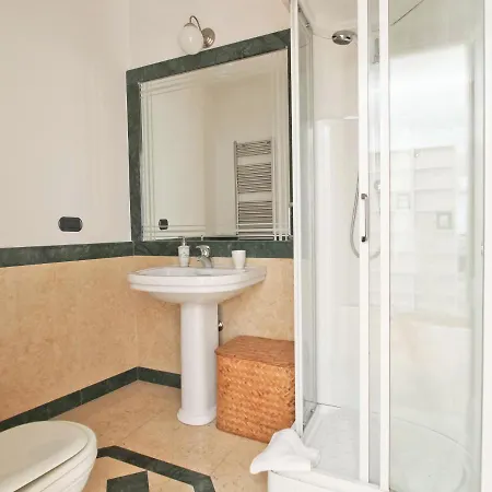 Cozy Terrace Close To Eataly And Metro Piramide Apartament
